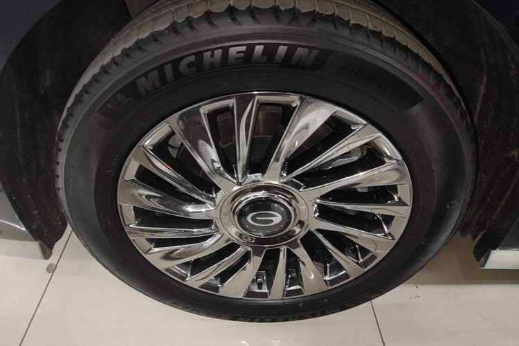 Used GAC Trumpchi M8 2023 Zongshi Series Dual-Motor Supreme Edition Exterior 5