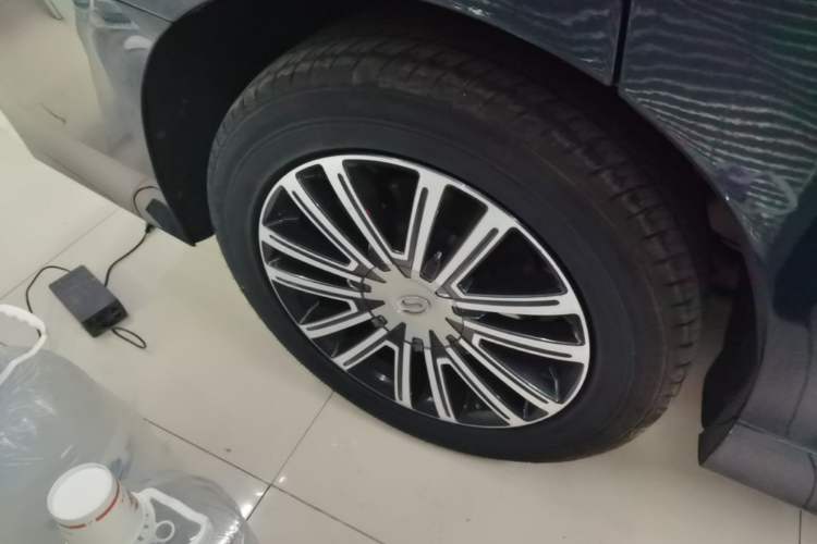 Used GAC Trumpchi M8 2023 Lingxiu Series 390T Prestige Edition Exterior 5