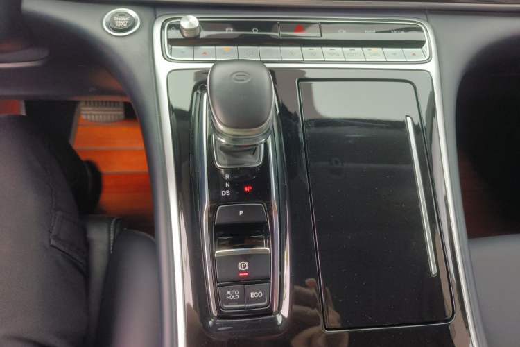 Used GAC Trumpchi M8 2023 Lingxiu Series 390T Prestige Edition Gear Lever