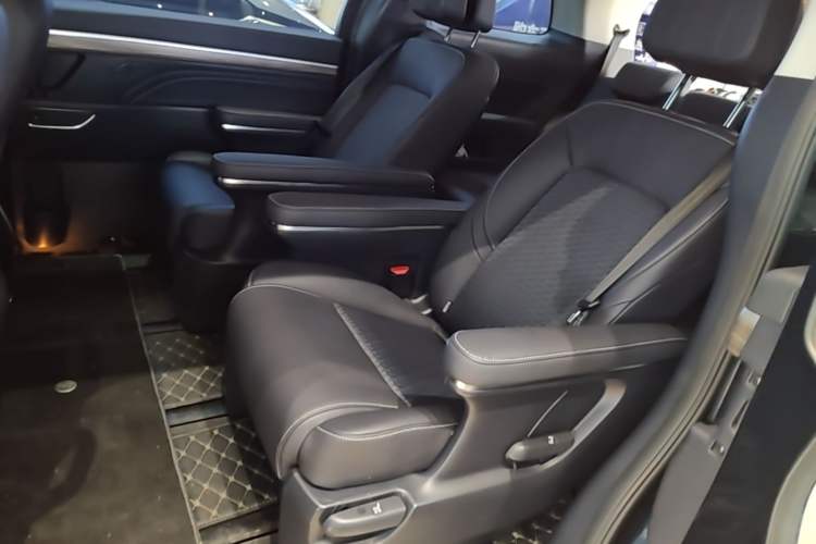 Used GAC Trumpchi M8 2023 Lingxiu Series 390T Luxury Edition Left Rear Seat