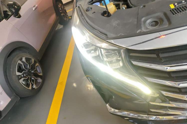 Used GAC Trumpchi M8 2023 Lingxiu Series 390T Prestige Edition Right Front Headlight