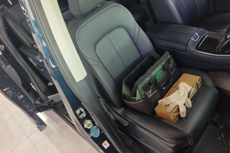 Used GAC Trumpchi M8 2023 Lingxiu Series 390T Prestige Edition Right Front Seat