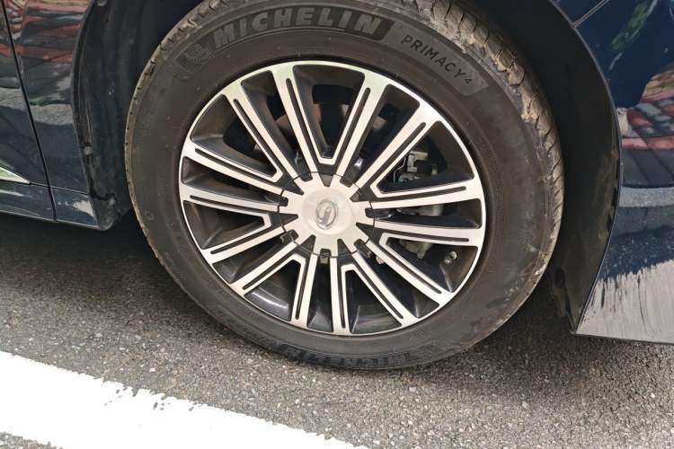 Used GAC Trumpchi M8 2023 Lingxiu Series 390T Prestige Edition Right Front Wheel Hub
