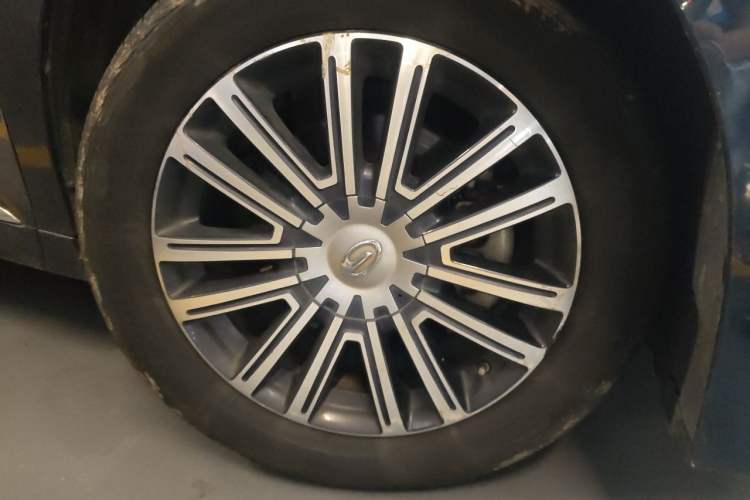 Used GAC Trumpchi M8 2023 Lingxiu Series 390T Prestige Edition Right Front Wheel Hub