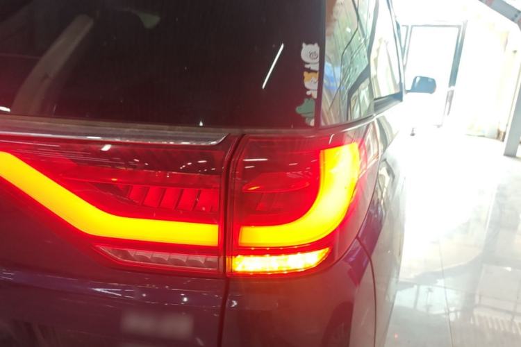 Used GAC Trumpchi M8 2023 Lingxiu Series 390T Prestige Edition Right Rear Taillight