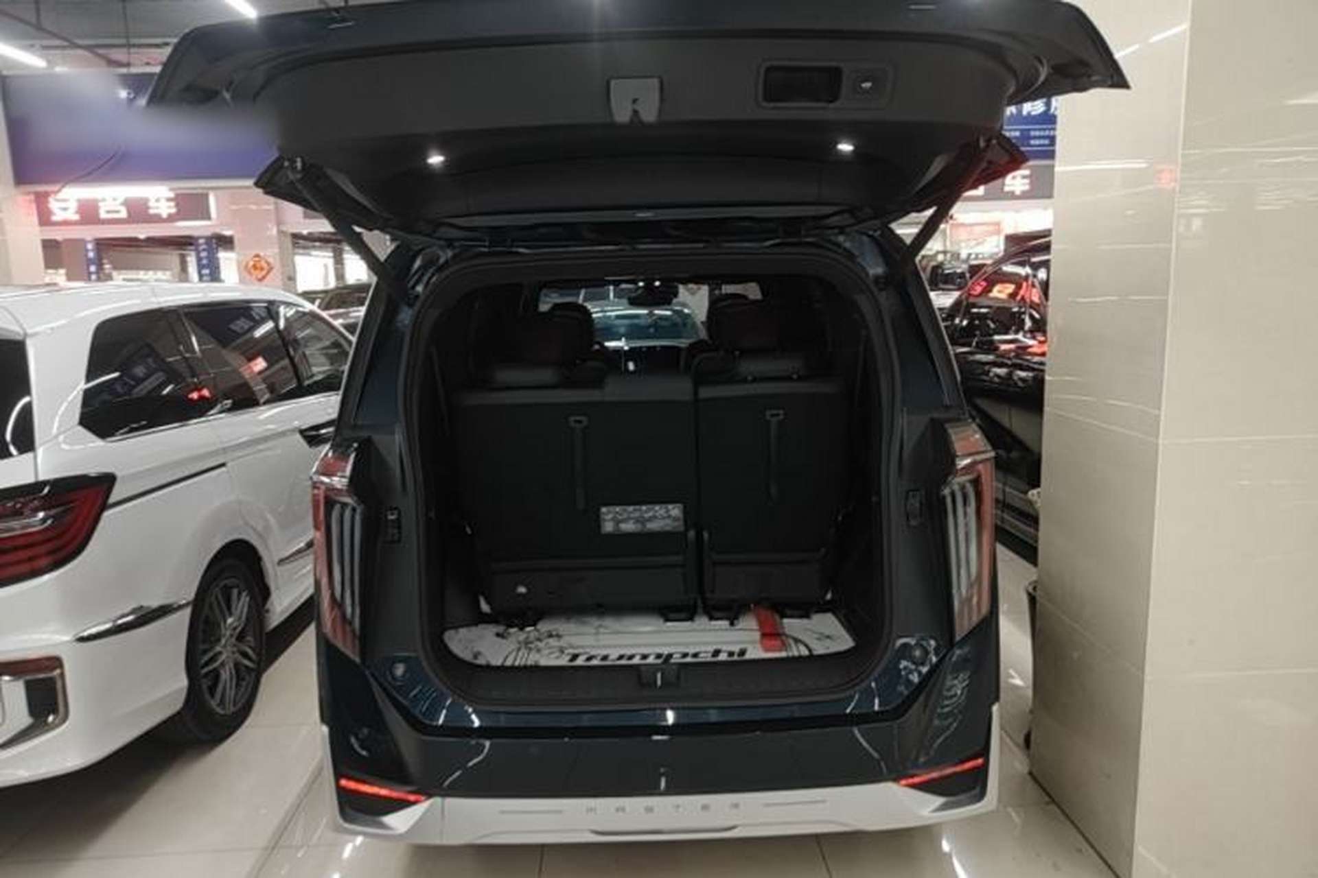 Used GAC Trumpchi M8 2023 Zongshi Series Dual-Motor Supreme Edition Trunk