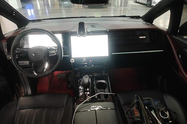 Used GAC Trumpchi M8 2023 Zongshi Series Dual-Motor Flagship Edition Center Console
