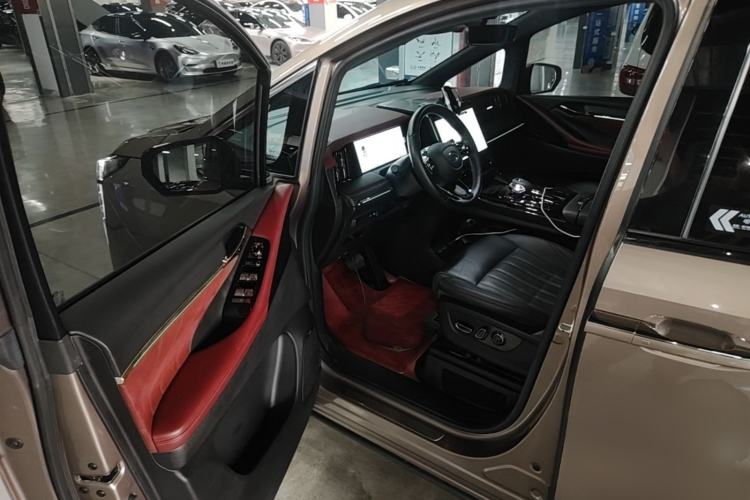 Used GAC Trumpchi M8 2023 Zongshi Series Dual-Motor Flagship Edition Driver Seat