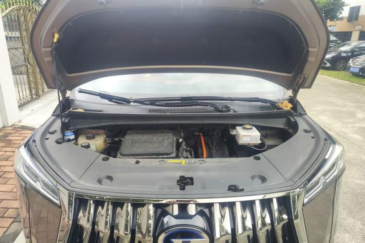 Used GAC Trumpchi M8 2023 Zongshi Series Dual-Motor YuZun Edition Engine Bay