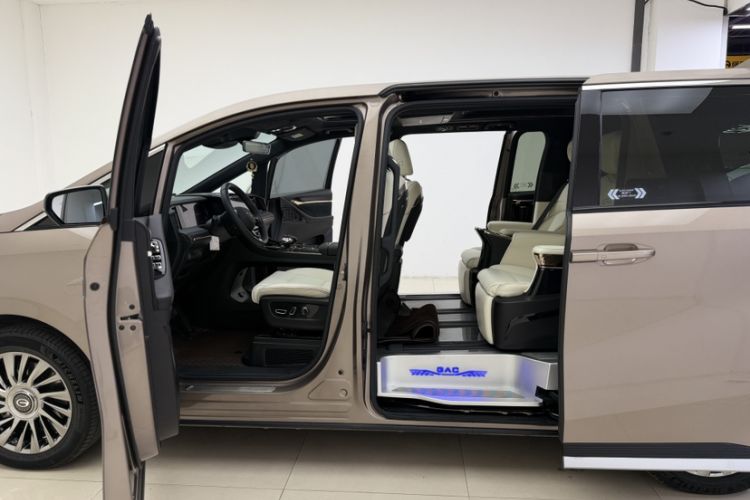 Used GAC Trumpchi M8 2023 Zongshi Series Dual-Motor YuZun Edition Exterior 6