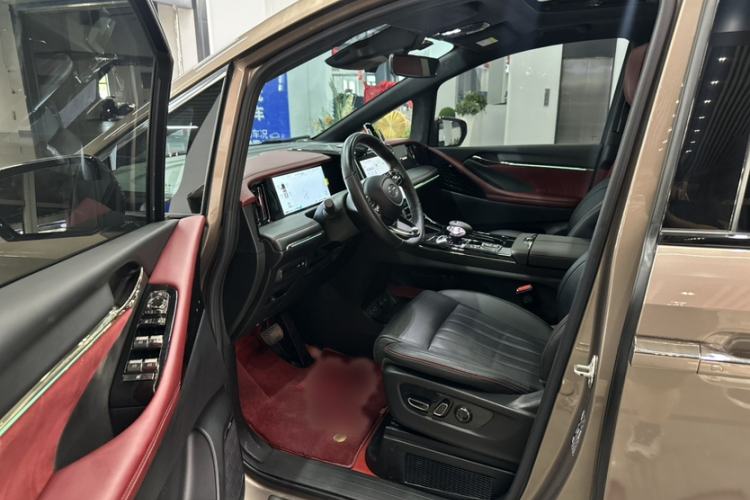 Used GAC Trumpchi M8 2023 Zongshi Series Dual-Motor Flagship Edition Exterior 9