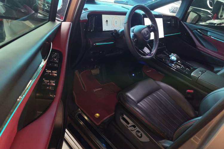 Used GAC Trumpchi M8 2023 Zongshi Series 400T Flagship Edition Interior 3
