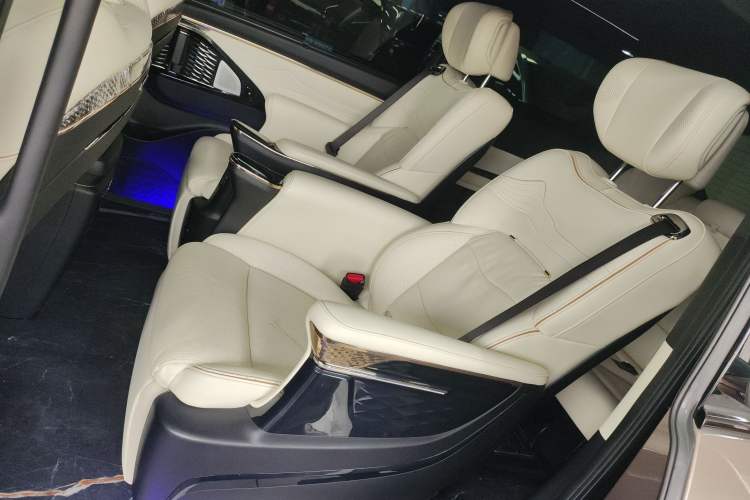 Used GAC Trumpchi M8 2023 Zongshi Series 400T Flagship Edition Interior 4