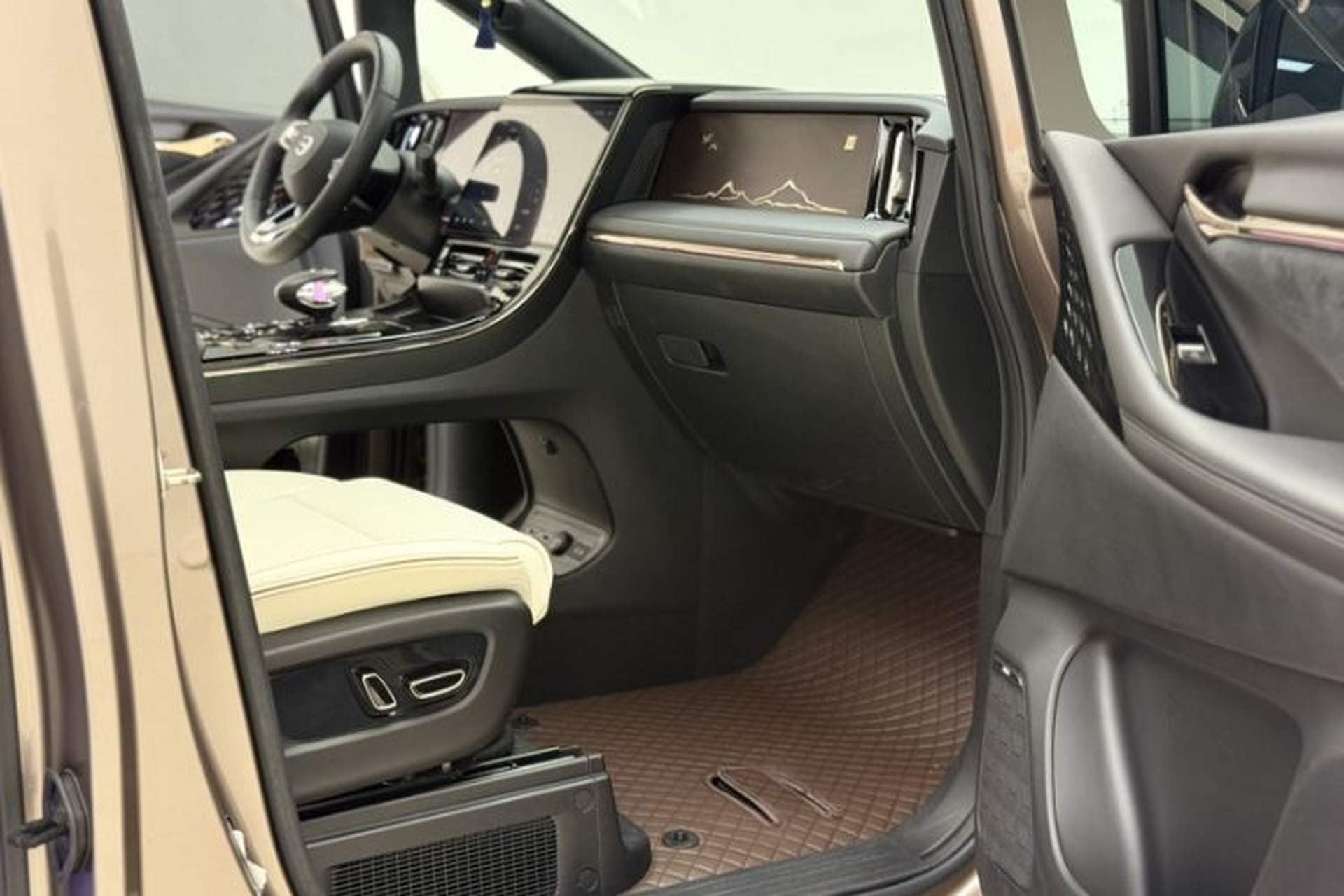 Used GAC Trumpchi M8 2023 Zongshi Series Dual-Motor YuZun Edition Interior 7