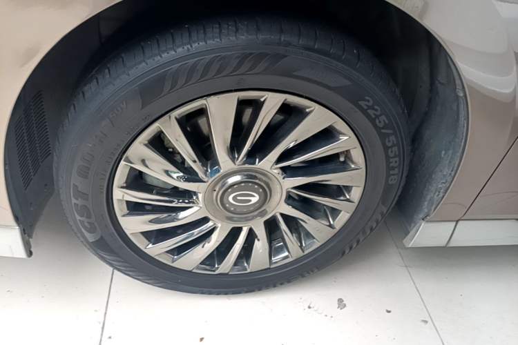 Used GAC Trumpchi M8 2023 Zongshi Series Dual-Motor Supreme Edition Left Front Wheel Hub