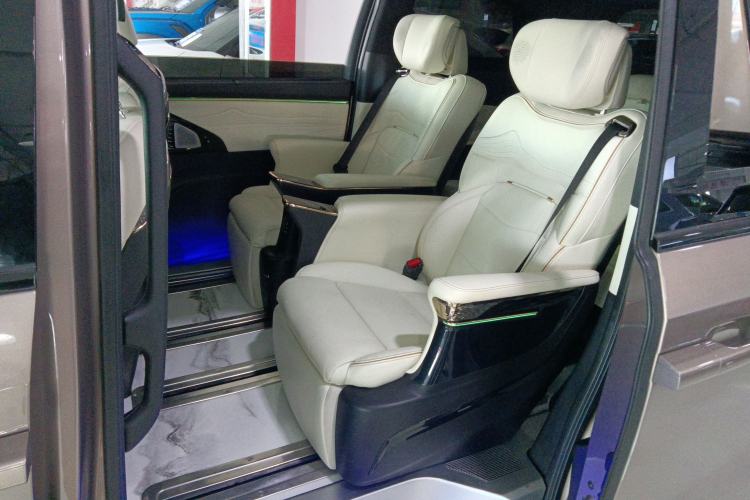 Used GAC Trumpchi M8 2023 Zongshi Series Dual-Motor YuZun Edition Left Rear Seat