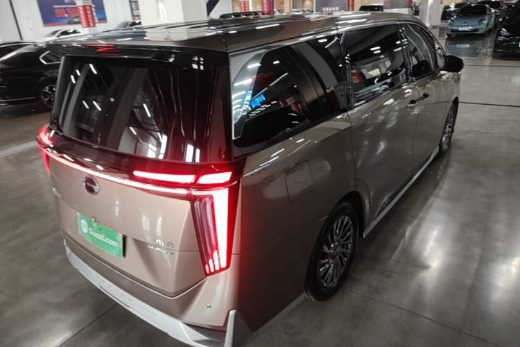 Used GAC Trumpchi M8 2023 Zongshi Series Dual-Motor Flagship Edition Rear Right 45 Deg