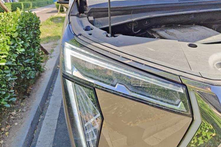 Used GAC Trumpchi M8 2023 Zongshi Series Dual-Motor YuZun Edition Right Front Headlight