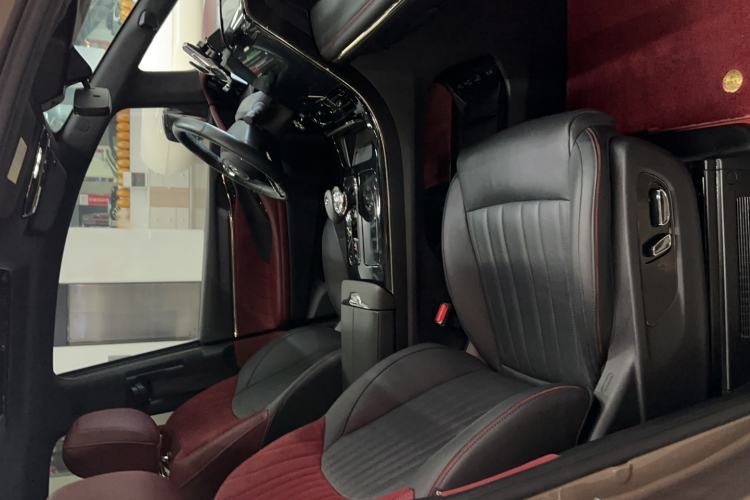 Used GAC Trumpchi M8 2023 Zongshi Series Dual-Motor Flagship Edition Right Front Seat