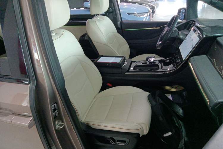 Used GAC Trumpchi M8 2023 Zongshi Series Dual-Motor YuZun Edition Right Front Seat
