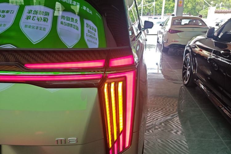 Used GAC Trumpchi M8 2023 Zongshi Series 400T Ultimate Edition Right Rear Taillight
