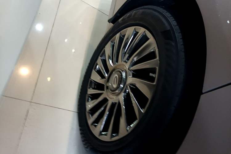 Used GAC Trumpchi M8 2023 Zongshi Series Dual-Motor Supreme Edition Right Rear Wheel Hub