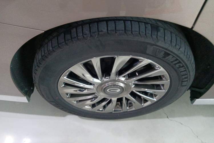 Used GAC Trumpchi M8 2023 Zongshi Series Dual-Motor YuZun Edition Right Rear Wheel Hub