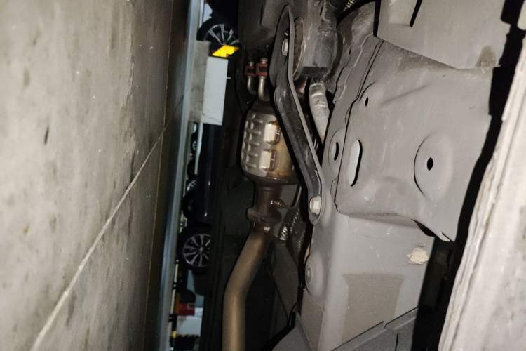 Used GAC Trumpchi M8 2023 Zongshi Series Dual-Motor YuZun Edition Chassis Front Left