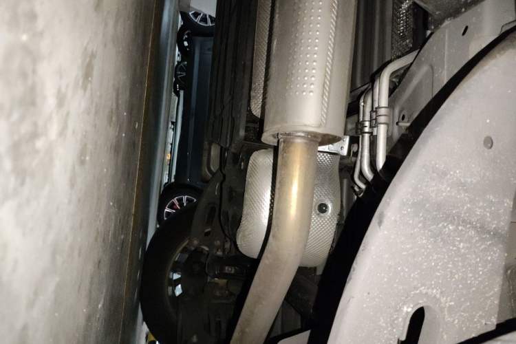 Used GAC Trumpchi M8 2023 Zongshi Series Dual-Motor YuZun Edition Chassis Rear Left