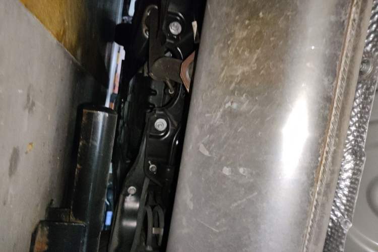Used GAC Trumpchi M8 2023 Zongshi Series Dual-Motor YuZun Edition Chassis Rear