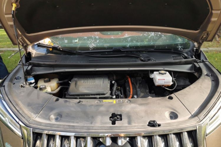 Used GAC Trumpchi M8 2023 Zongshi Series Dual-Motor YuZun Edition Engine Bay