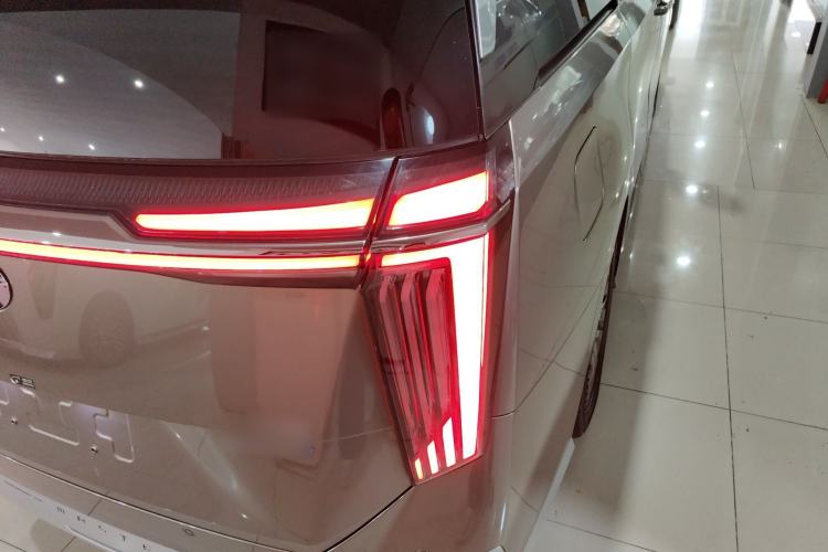 Used GAC Trumpchi M8 2023 Zongshi Series Dual-Motor YuZun Edition Exterior 1