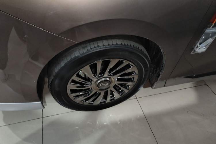 Used GAC Trumpchi M8 2023 Zongshi Series Dual-Motor YuZun Edition Exterior 2
