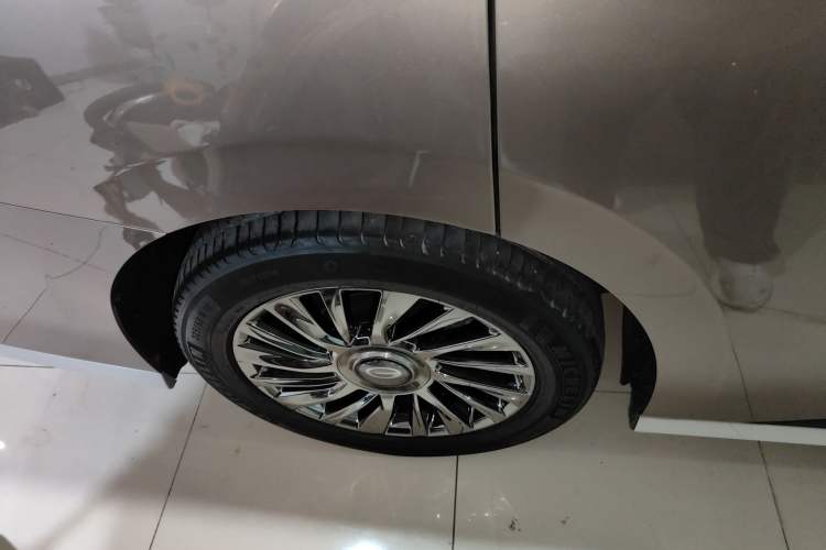 Used GAC Trumpchi M8 2023 Zongshi Series Dual-Motor YuZun Edition Exterior 3