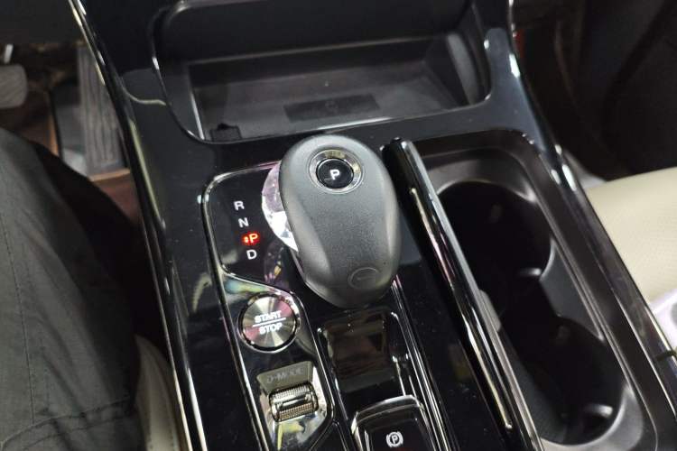 Used GAC Trumpchi M8 2023 Zongshi Series Dual-Motor YuZun Edition Gear Lever