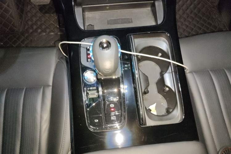 Used GAC Trumpchi M8 2023 Zongshi Series Dual-Motor YuZun Edition Gear Lever