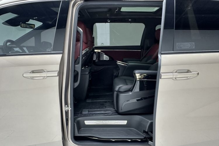 Used GAC Trumpchi M8 2023 Zongshi Series Dual-Motor YuZun Edition Interior 2