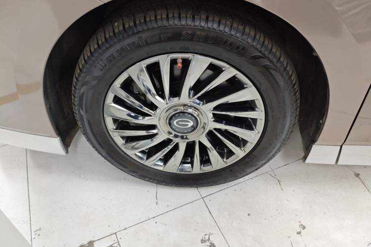 Used GAC Trumpchi M8 2023 Zongshi Series Dual-Motor YuZun Edition Left Front Wheel Hub
