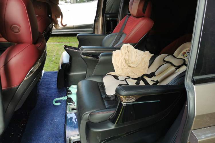 Used GAC Trumpchi M8 2023 Zongshi Series Dual-Motor YuZun Edition Left Rear Seat