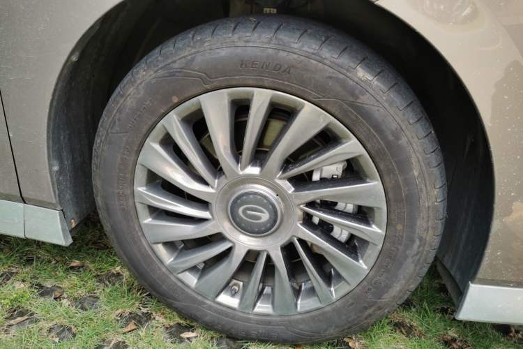 Used GAC Trumpchi M8 2023 Zongshi Series Dual-Motor YuZun Edition Right Front Wheel Hub