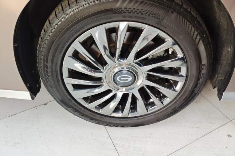 Used GAC Trumpchi M8 2023 Zongshi Series Dual-Motor YuZun Edition Right Rear Wheel Hub