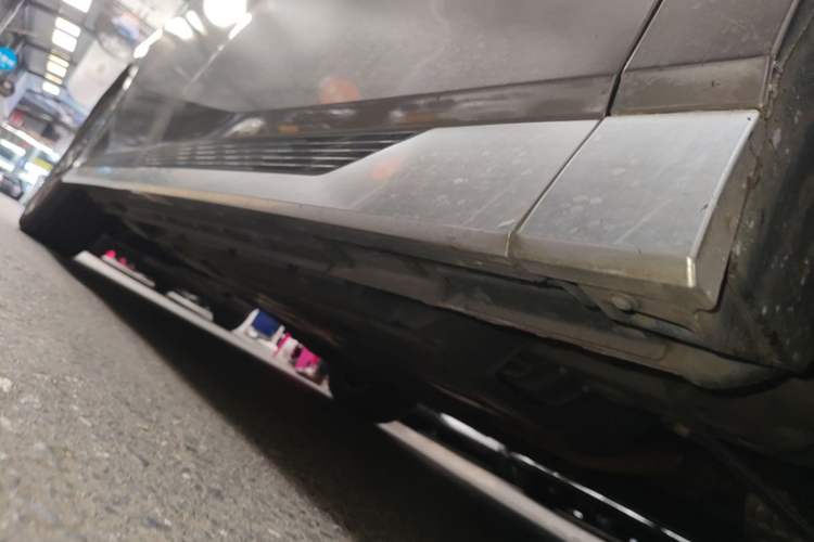 Used GAC Trumpchi M8 2023 Zongshi Series Dual-Motor Flagship Edition Right Side Sill