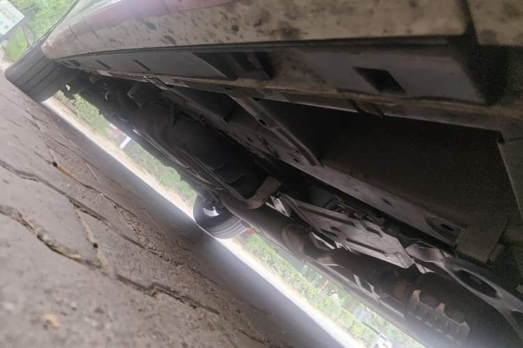 Used GAC Trumpchi M8 2023 Lingxiu Series 390T Prestige Edition Chassis Front Right