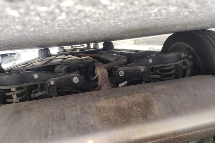 Used GAC Trumpchi M8 2023 Zongshi Series Dual-Motor YuZun Edition Chassis Rear