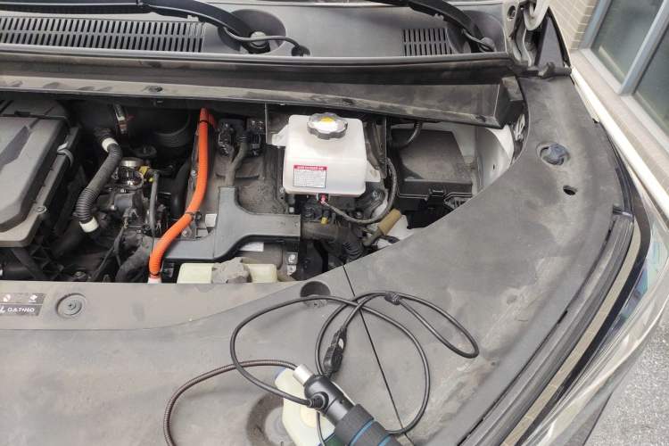 Used GAC Trumpchi M8 2023 Zongshi Series Dual-Motor YuZun Edition Engine Bay Left