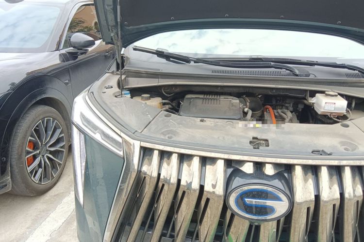 Used GAC Trumpchi M8 2023 Zongshi Series Dual-Motor Supreme Edition Engine Bay Right