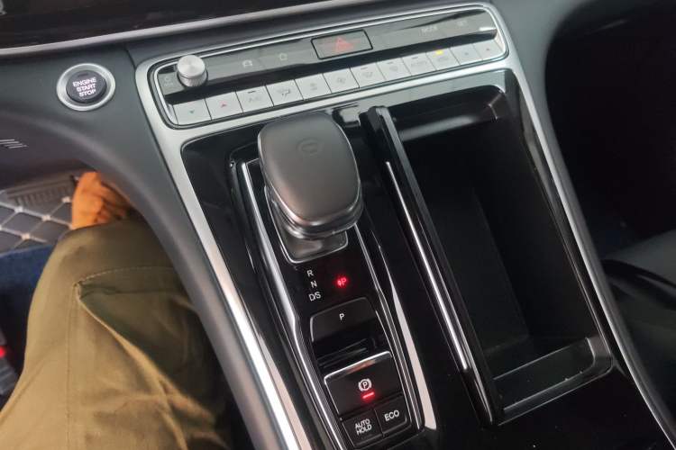 Used GAC Trumpchi M8 2023 Lingxiu Series 390T Deluxe Edition Gear Lever