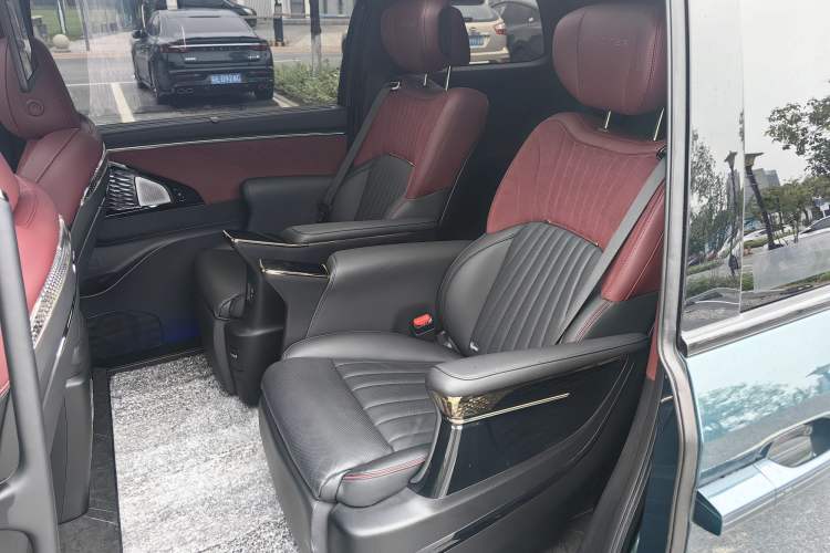 Used GAC Trumpchi M8 2023 Zongshi Series Dual-Motor YuZun Edition Interior 4