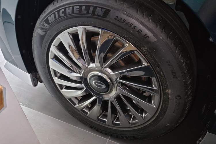 Used GAC Trumpchi M8 2023 Zongshi Series 400T Flagship Edition Left Front Wheel Hub