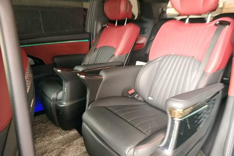 Used GAC Trumpchi M8 2023 Zongshi Series Dual-Motor YuZun Edition Left Rear Seat